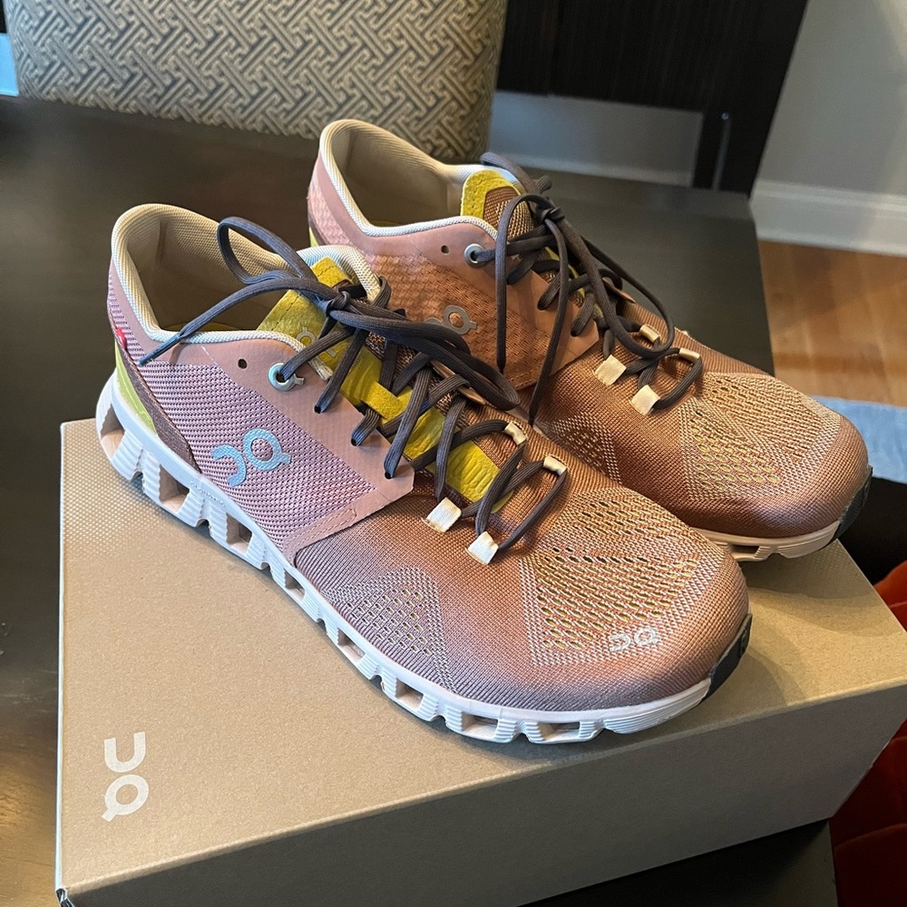 ON Running Cloud X 2.0  excellent condition sz 9